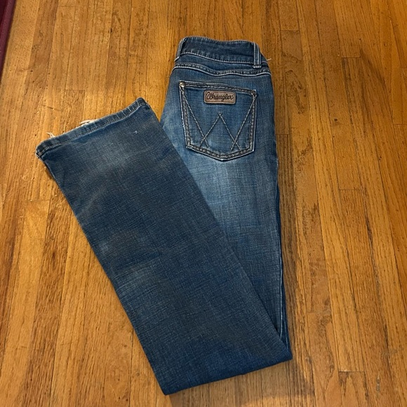 Women’s bootcut wrangler jeans - Picture 2 of 4
